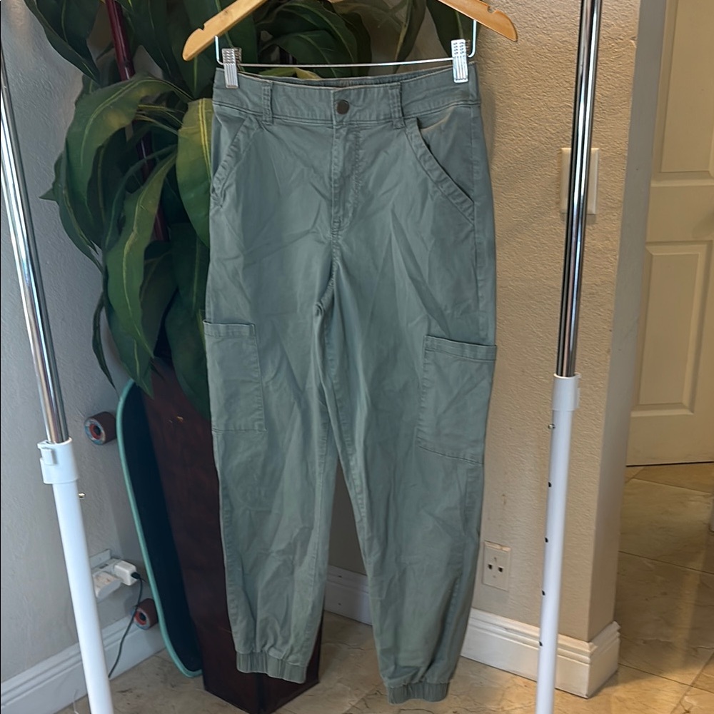 Women’s Green Cargo Pants